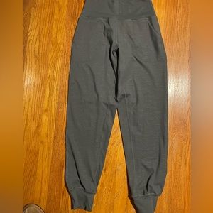 Steel Gray Messenger Jogger Small Zyia New